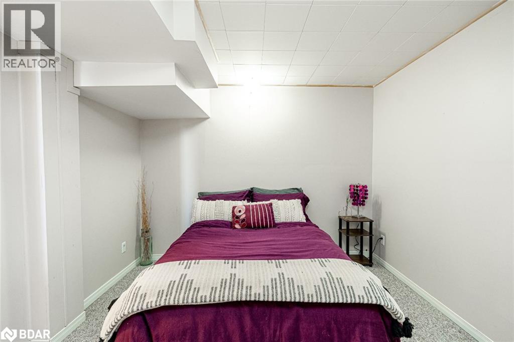 Photo 15 of 40 Grasett Crescent, Barrie ON