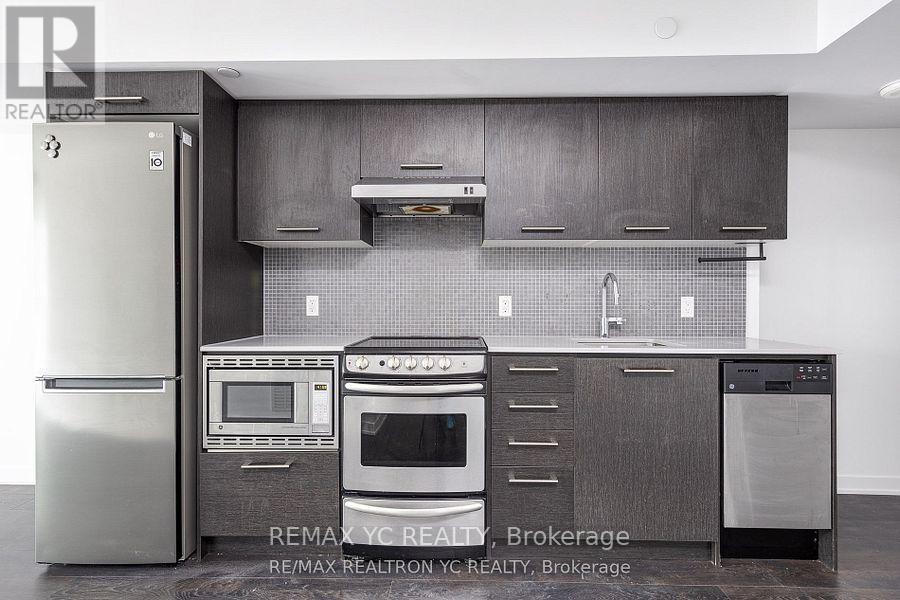 Photo 4 of 719 87 Peter Street, Toronto ON
