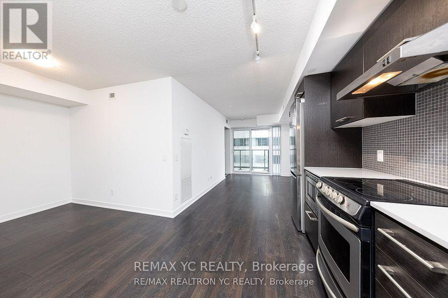 Photo 2 of 719 87 Peter Street, Toronto ON