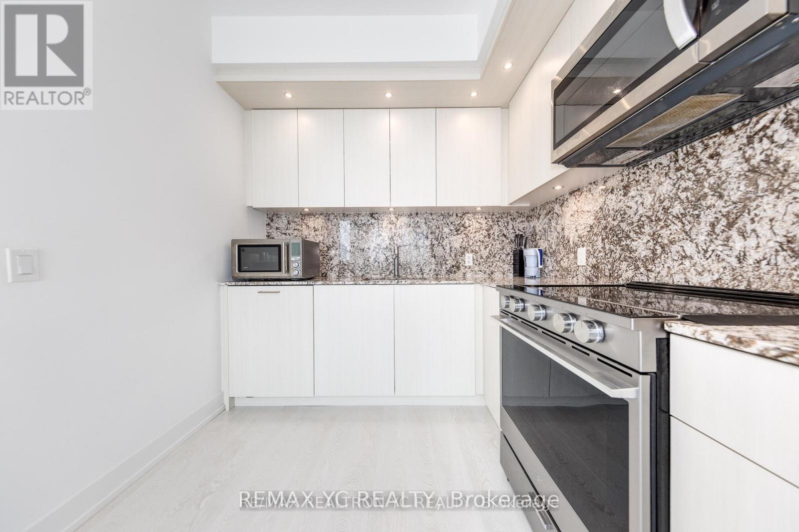 Photo 13 of 436 20 Inn On The Park, Toronto ON