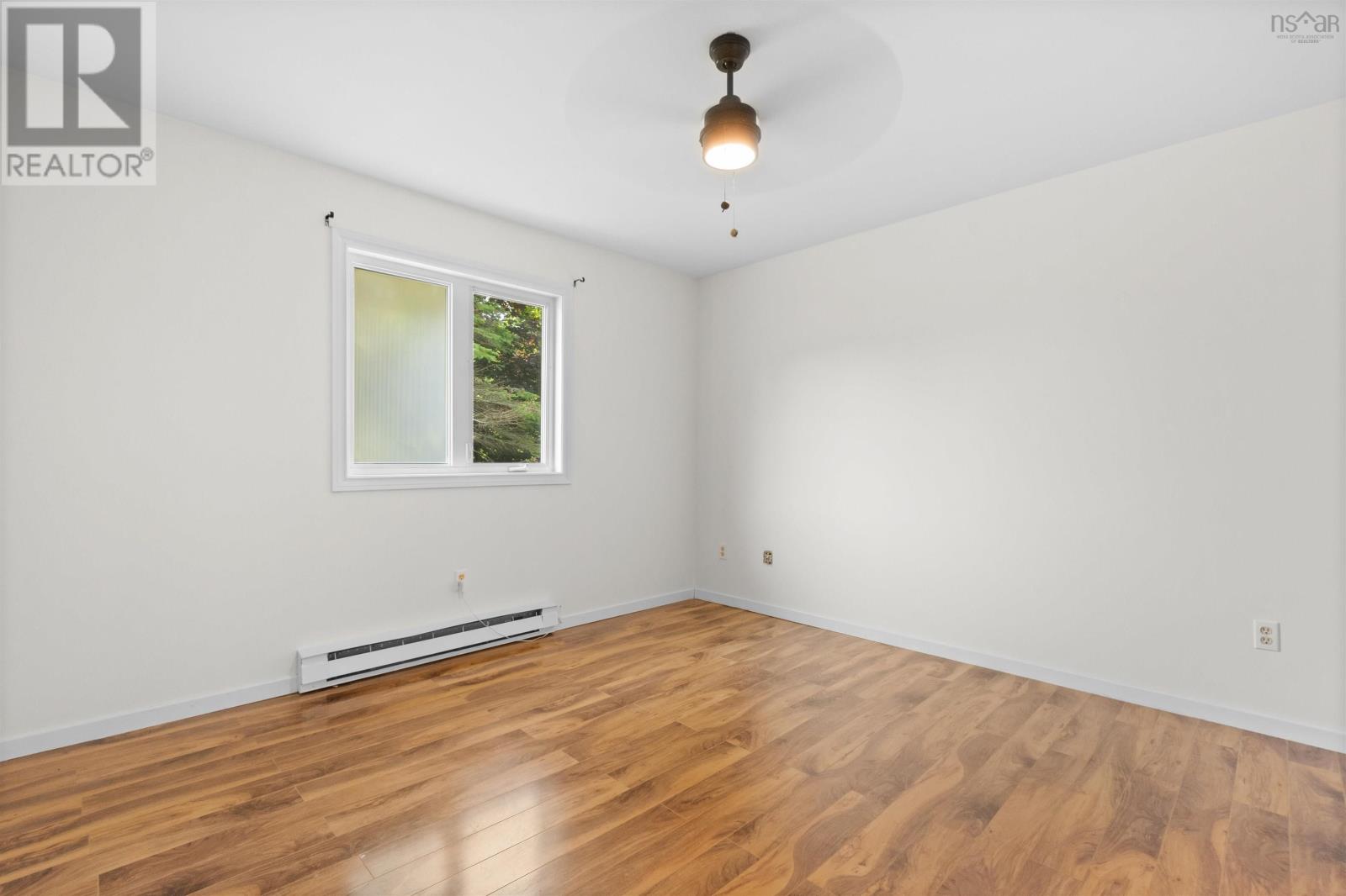 Photo 17 of 32 Orkney Drive, Dartmouth NS