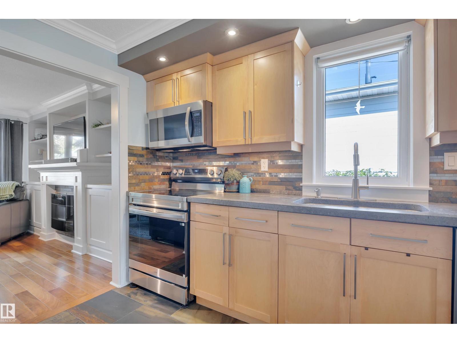 Photo 12 of 4403 47 Av, Leduc AB