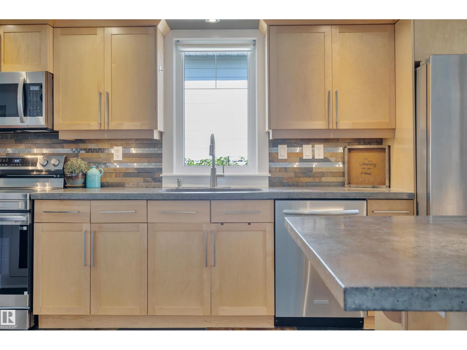 Photo 13 of 4403 47 Av, Leduc AB