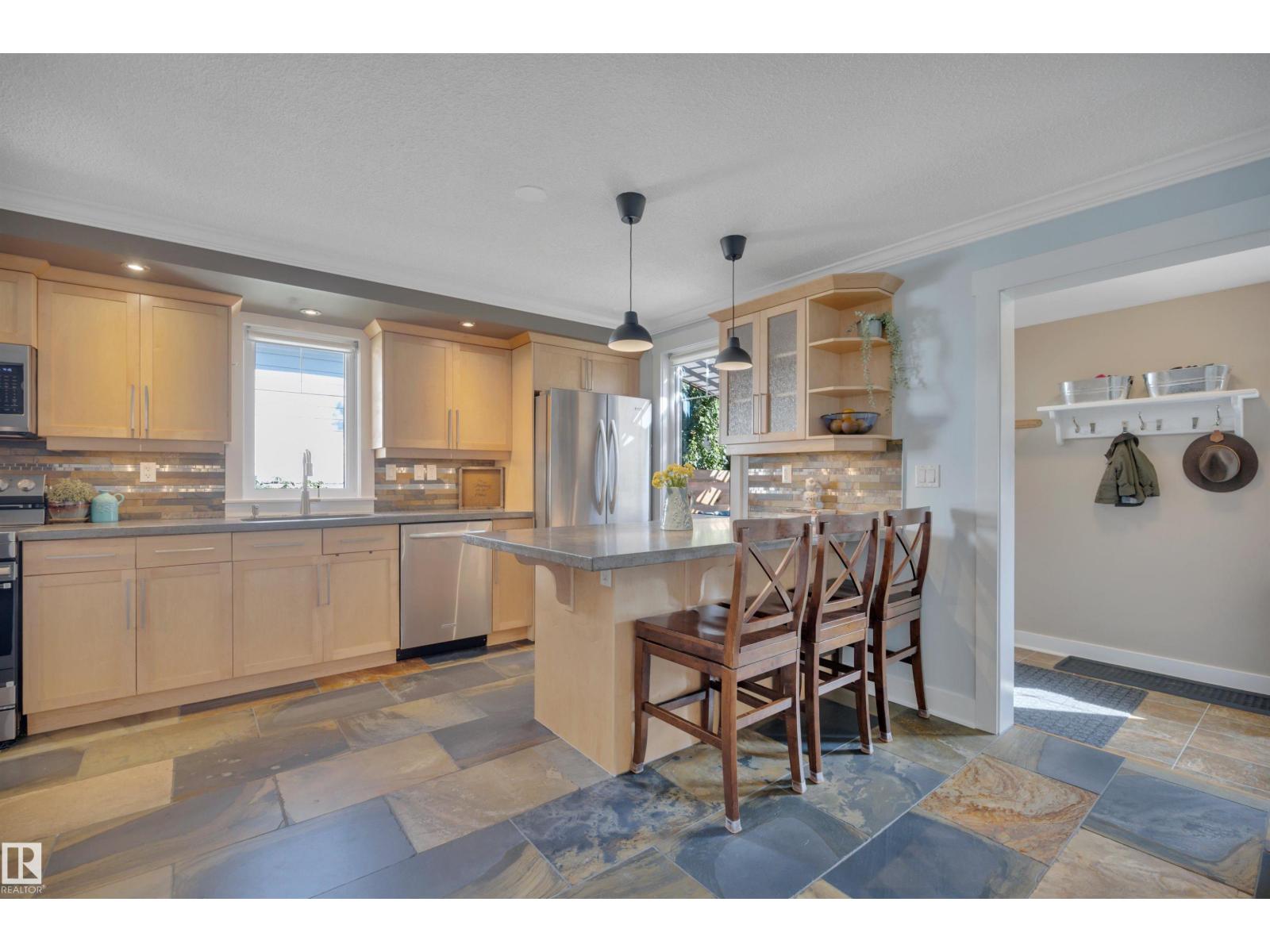 Photo 18 of 4403 47 Av, Leduc AB