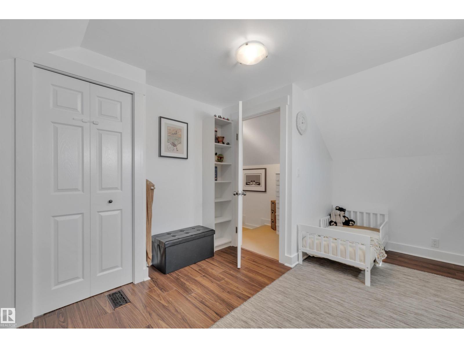 Photo 44 of 4403 47 Av, Leduc AB
