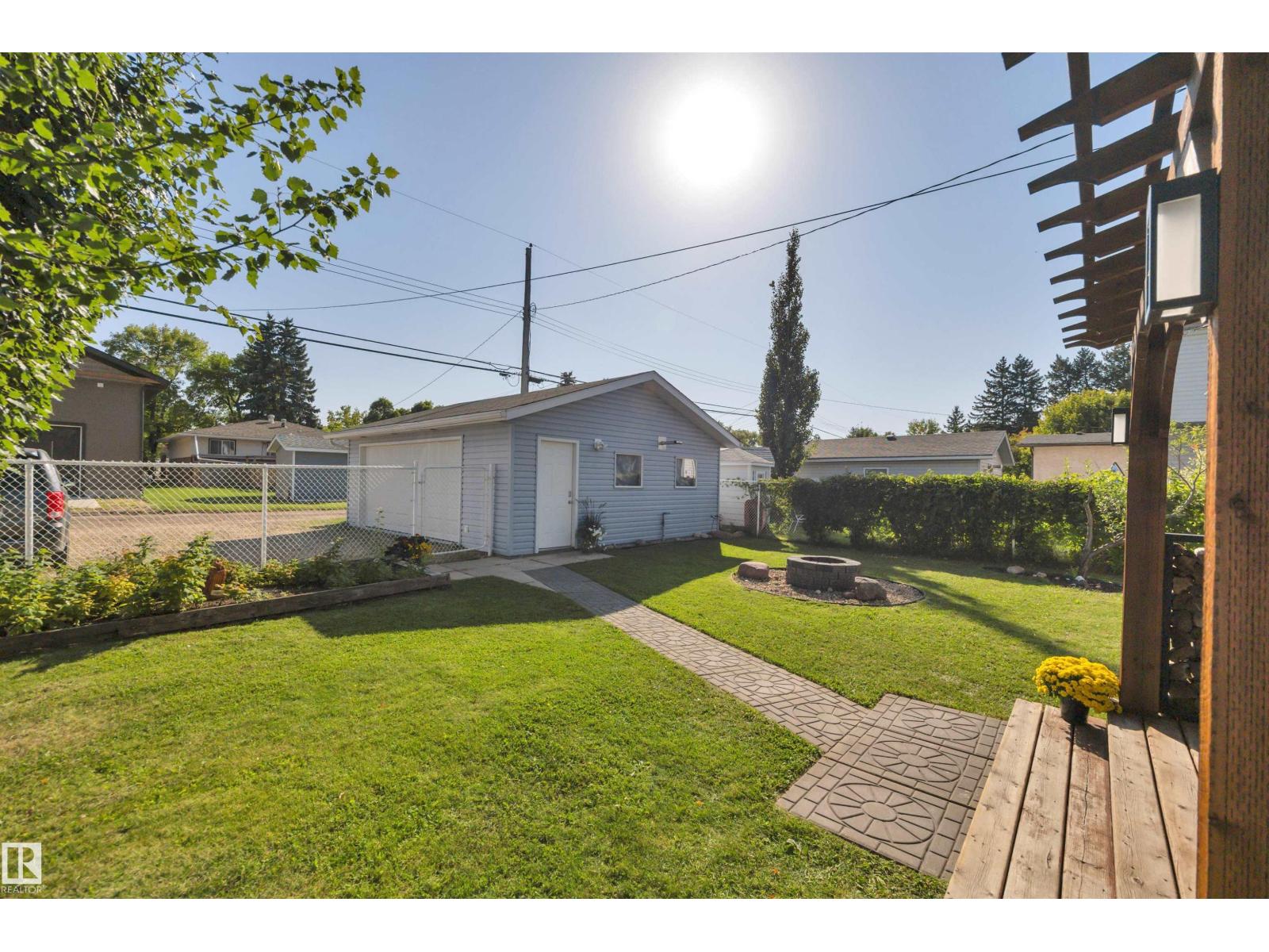 Photo 53 of 4403 47 Av, Leduc AB