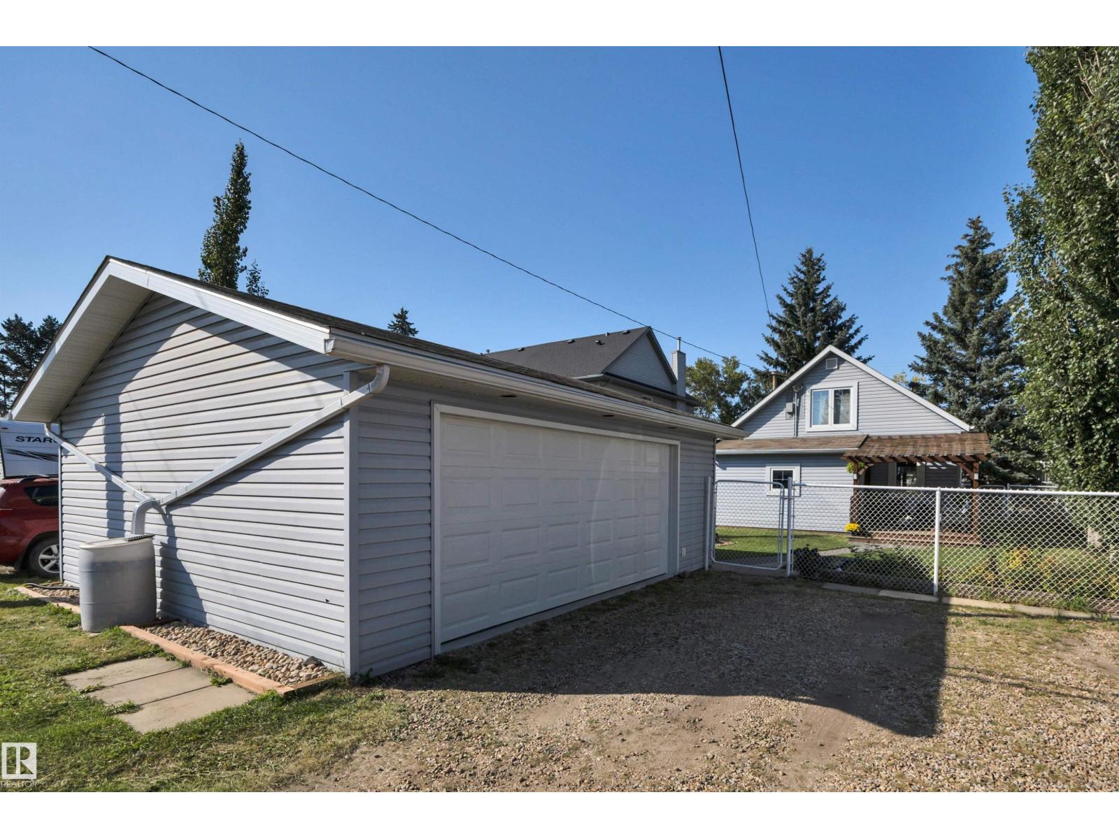 Photo 59 of 4403 47 Av, Leduc AB