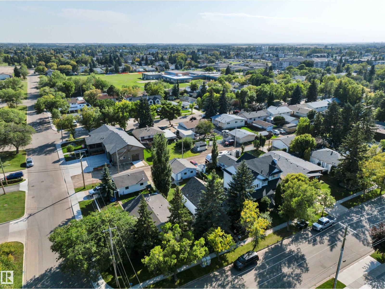 Photo 60 of 4403 47 Av, Leduc AB