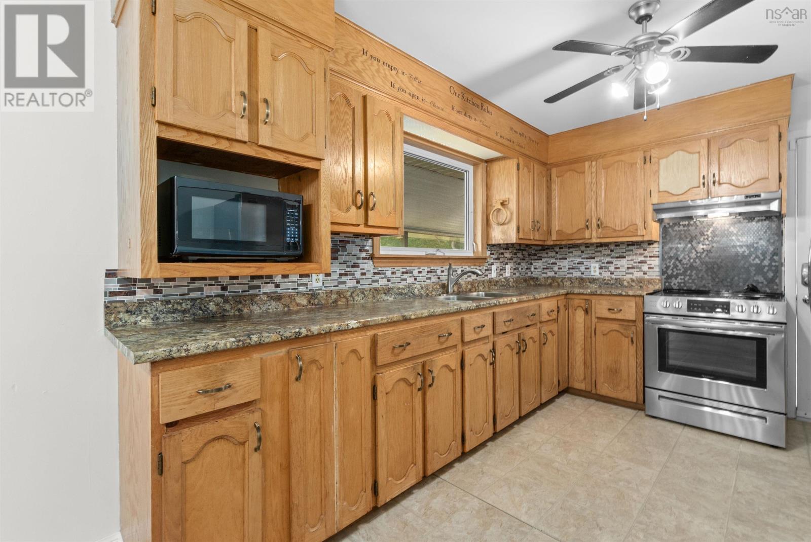 Photo 8 of 32 Orkney Drive, Dartmouth NS