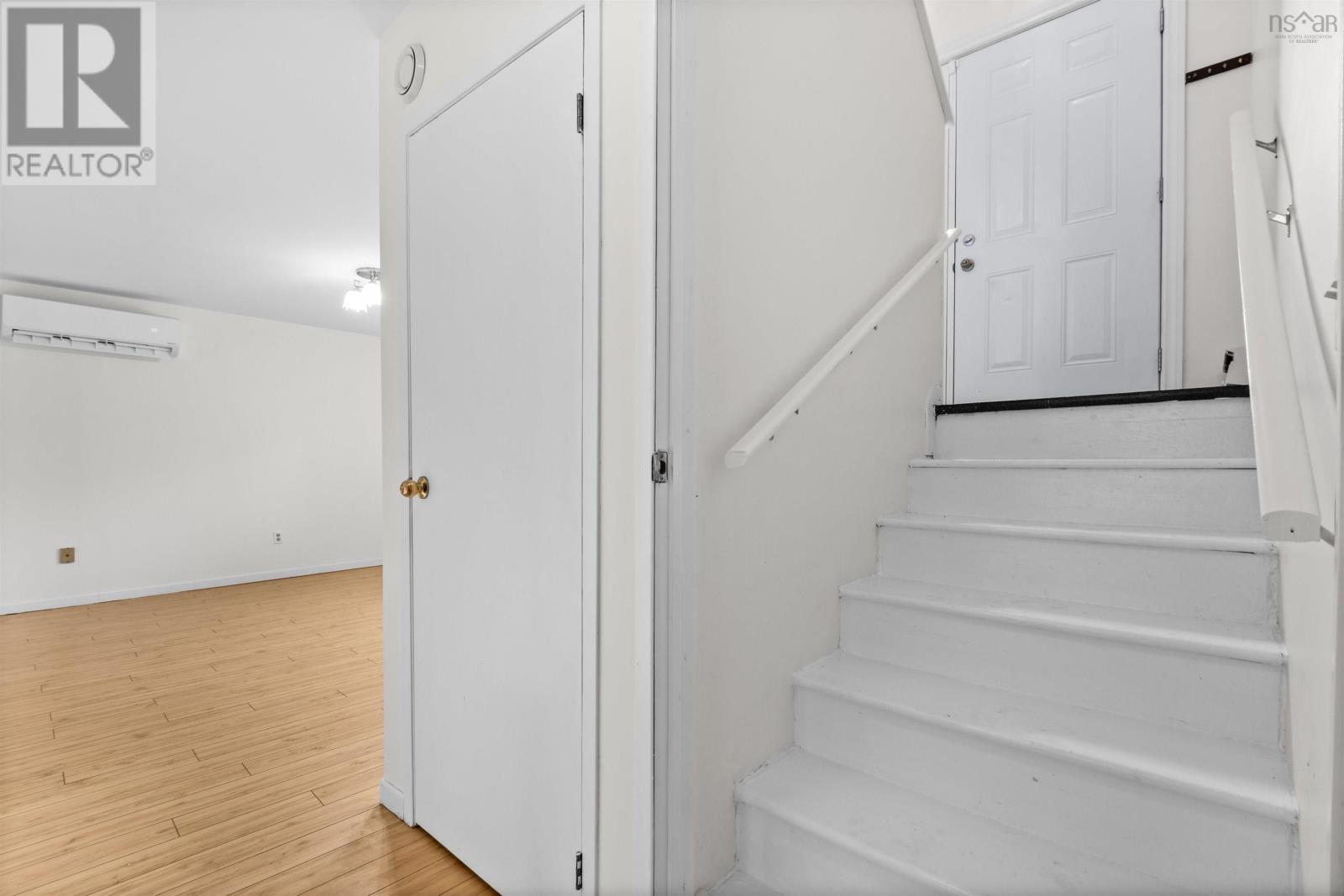 Photo 21 of 32 Orkney Drive, Dartmouth NS