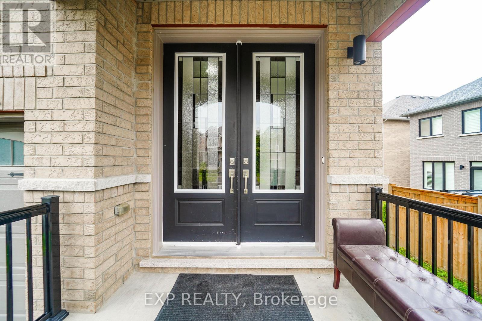 Photo 4 of 25 Christine Elliott Avenue, Whitby ON