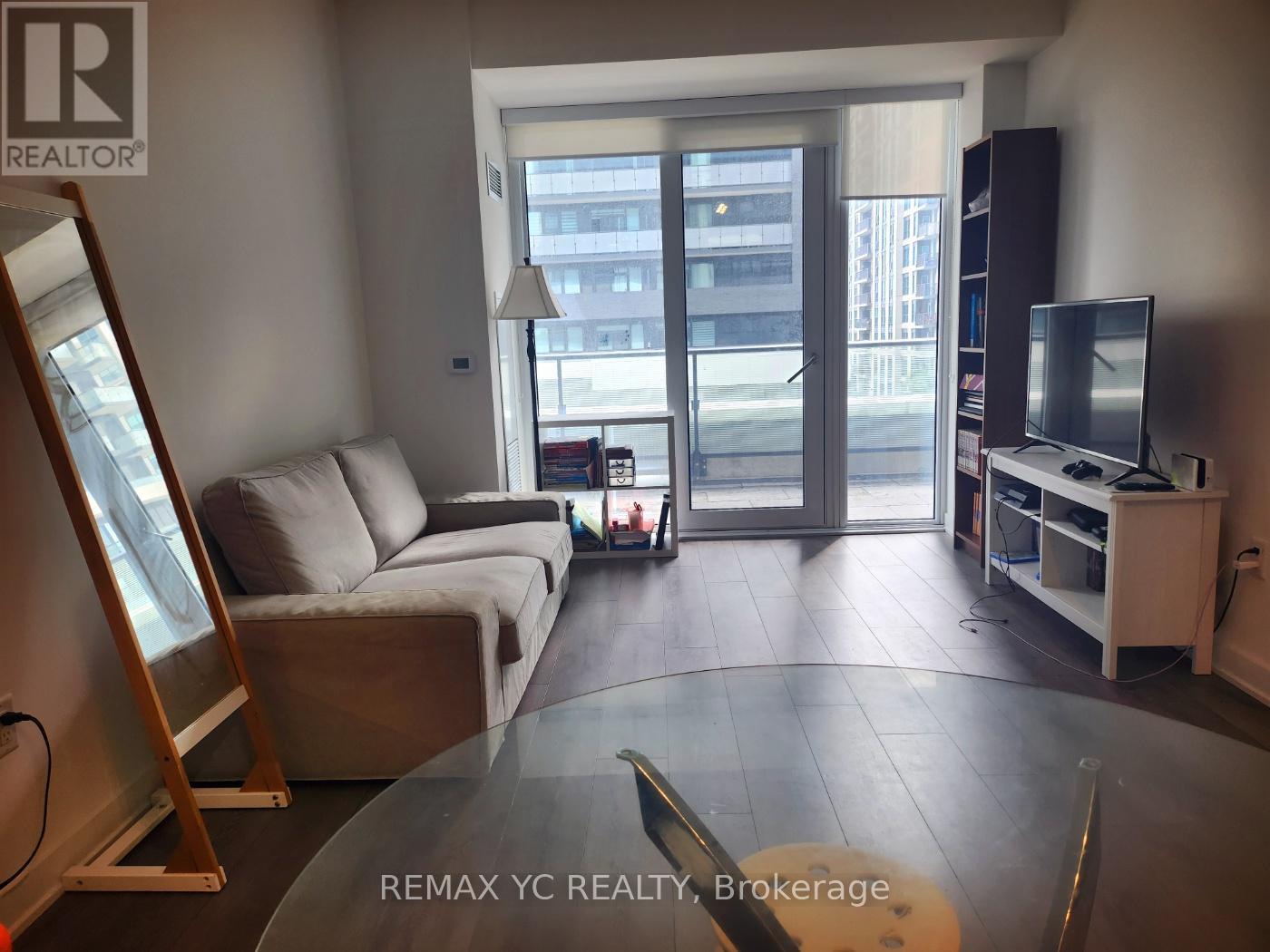 Photo 1 of 305 95 Oneida Crescent, Richmond Hill ON
