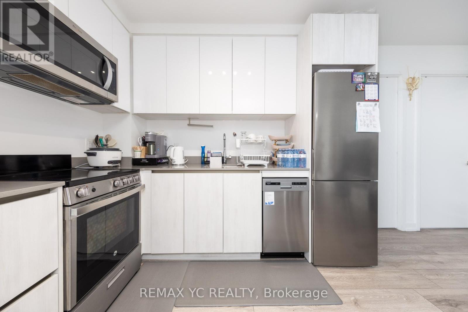 Photo 9 of 803 3100 Keele Street, Toronto ON