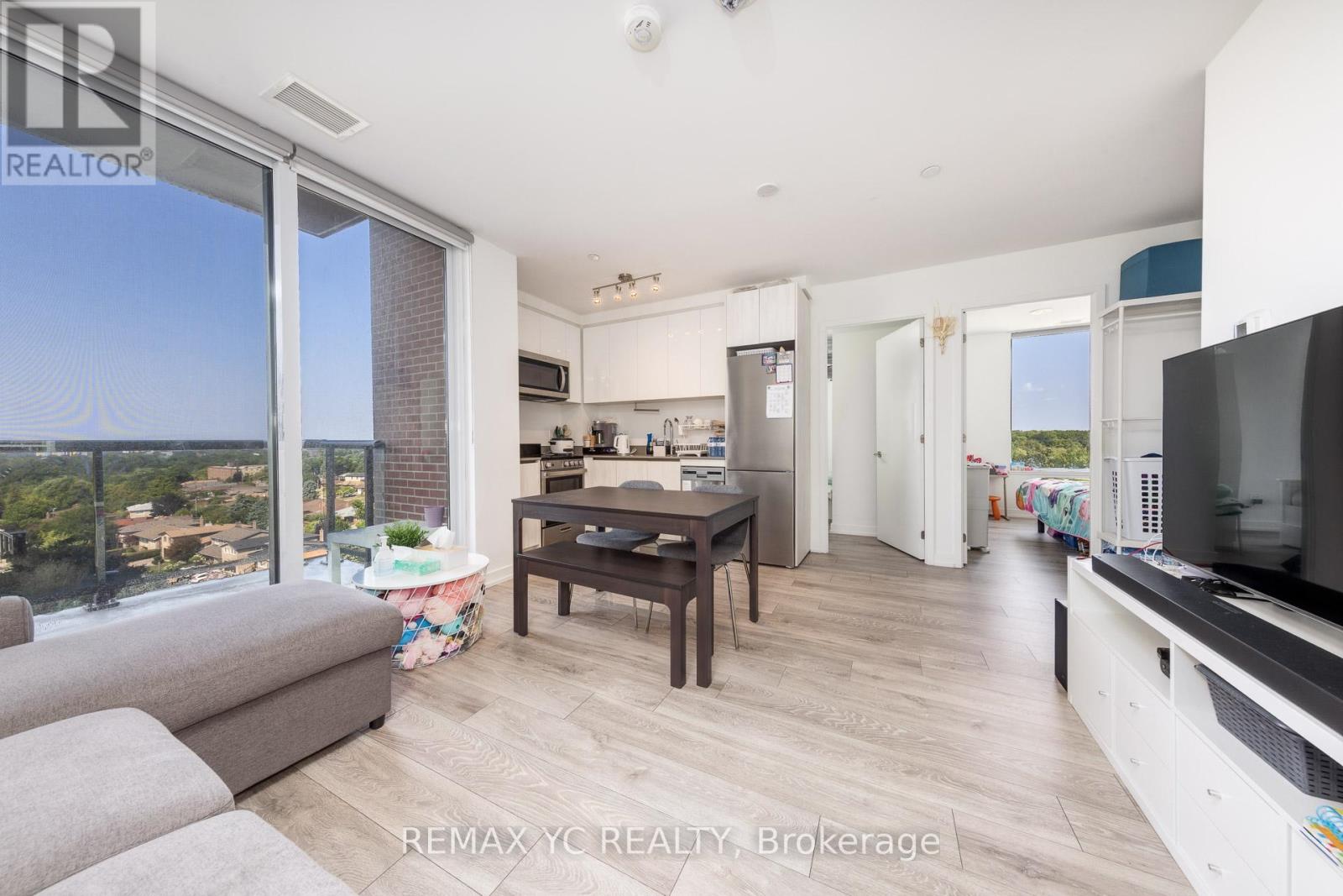 Photo 4 of 803 3100 Keele Street, Toronto ON