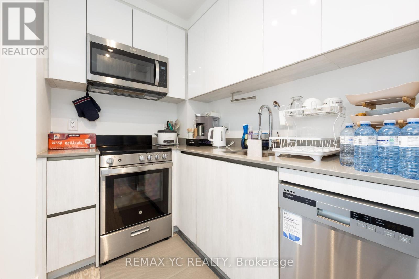 Photo 7 of 803 3100 Keele Street, Toronto ON