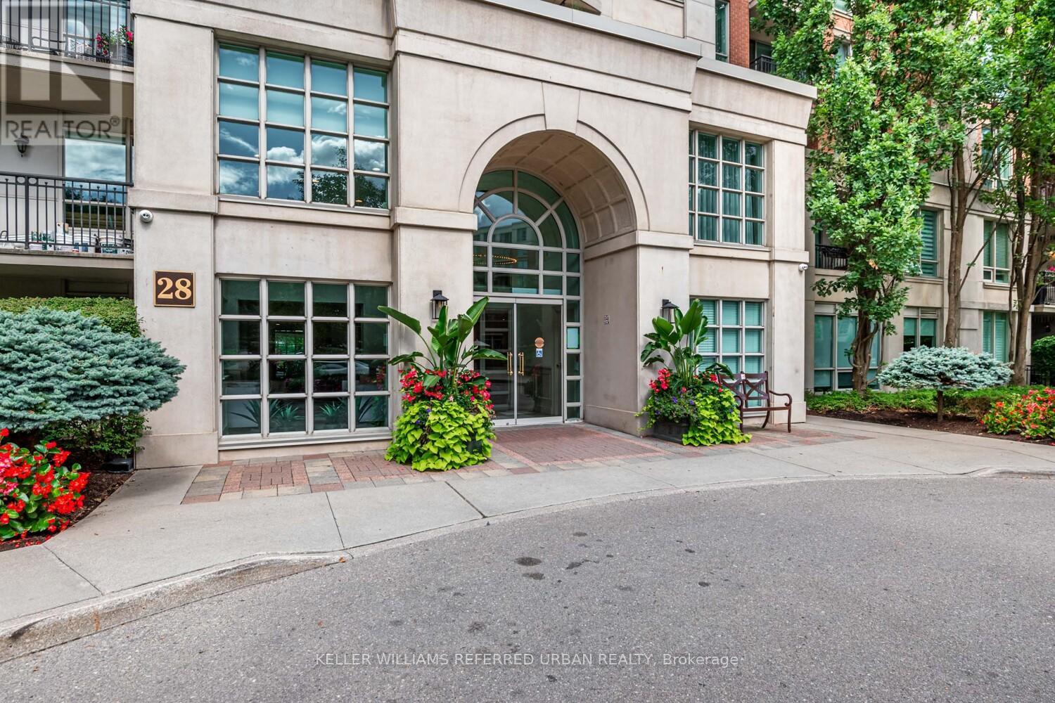 Photo 2 of 721 28 William Carson Crescent, Toronto ON