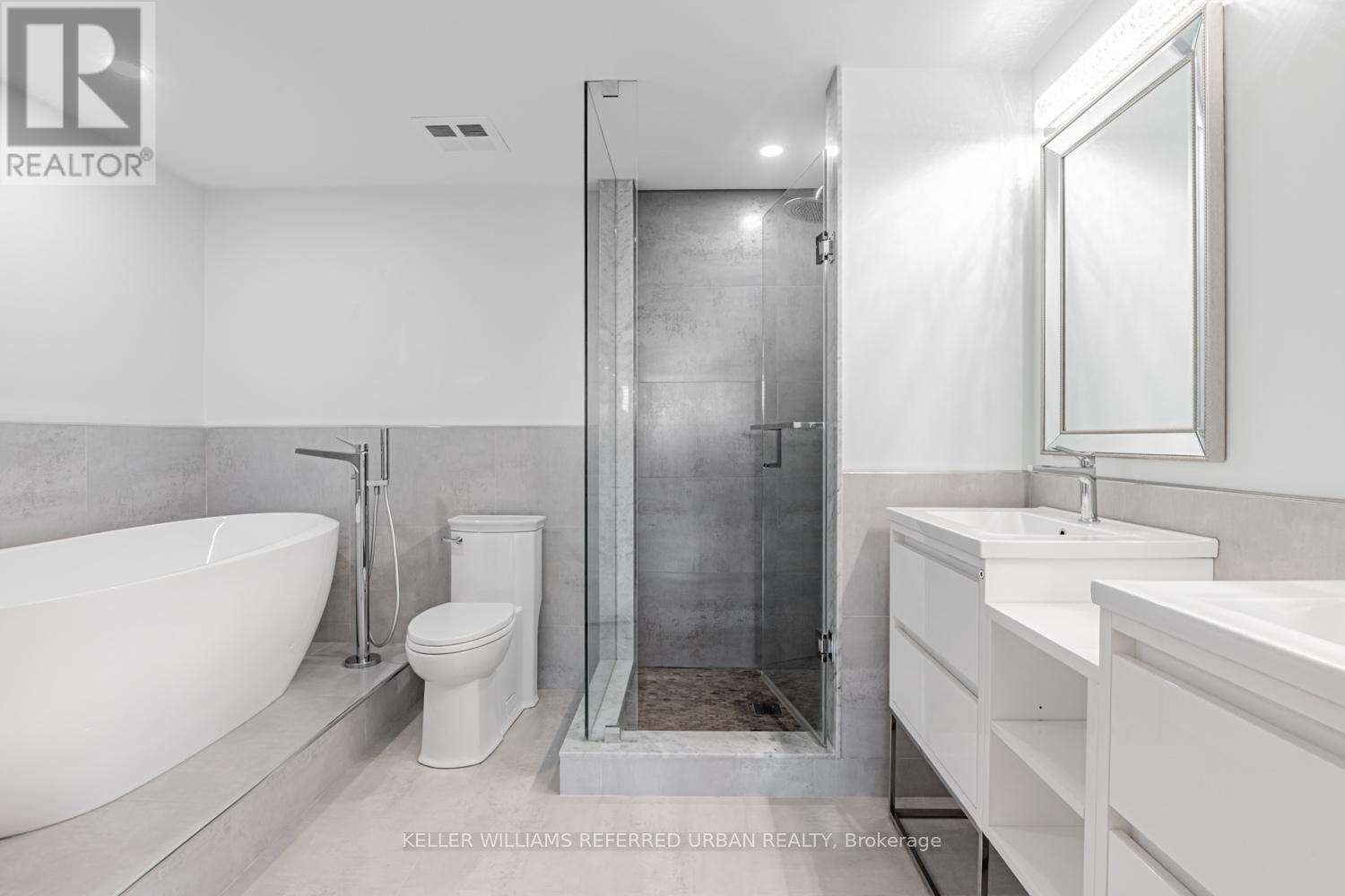 Photo 23 of 721 28 William Carson Crescent, Toronto ON