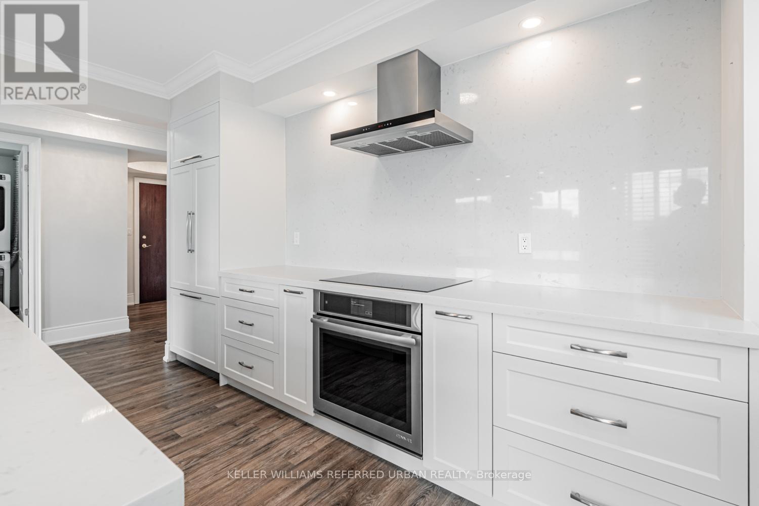 Photo 7 of 721 28 William Carson Crescent, Toronto ON