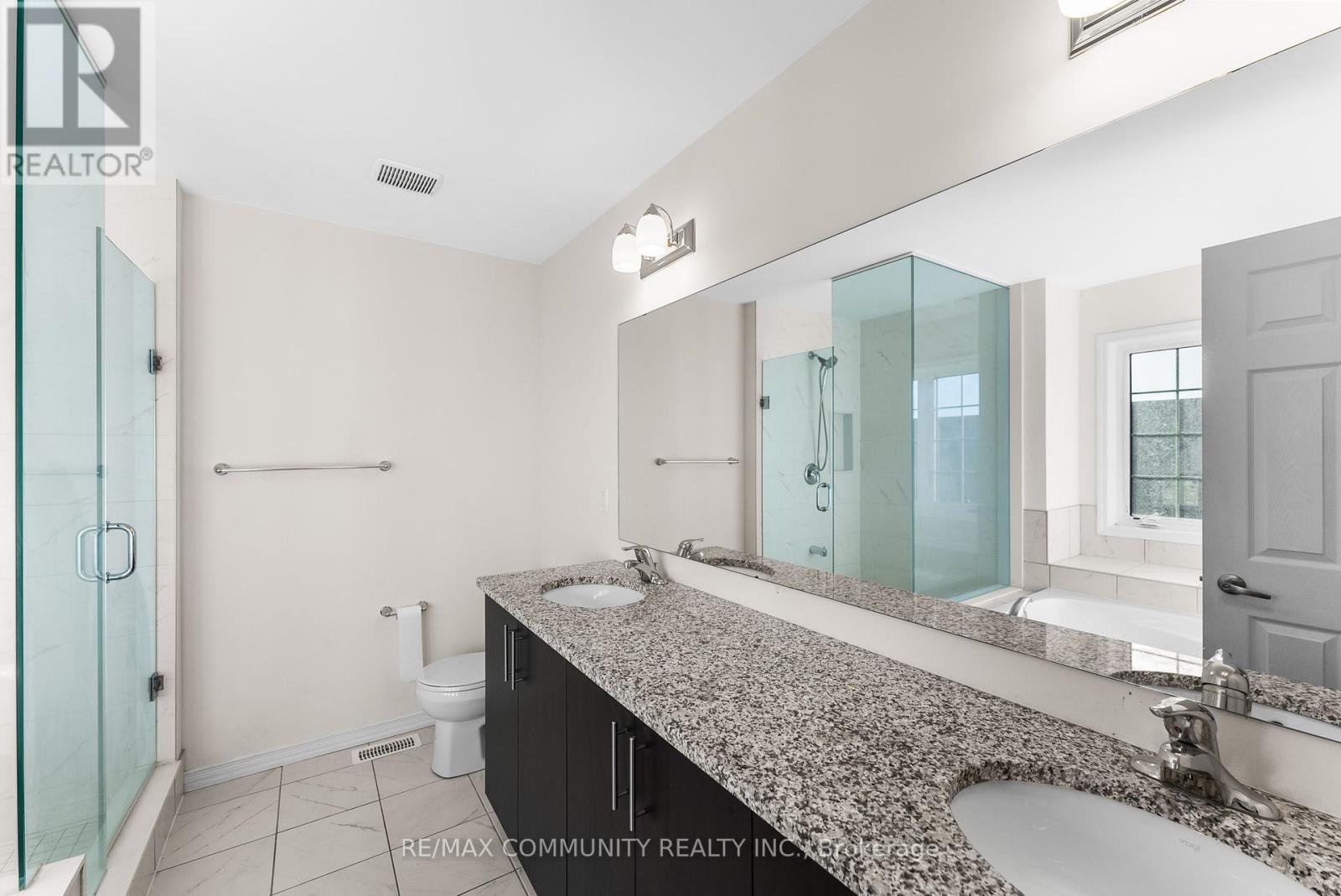 Photo 17 of 314 Coronation Road, Whitby ON