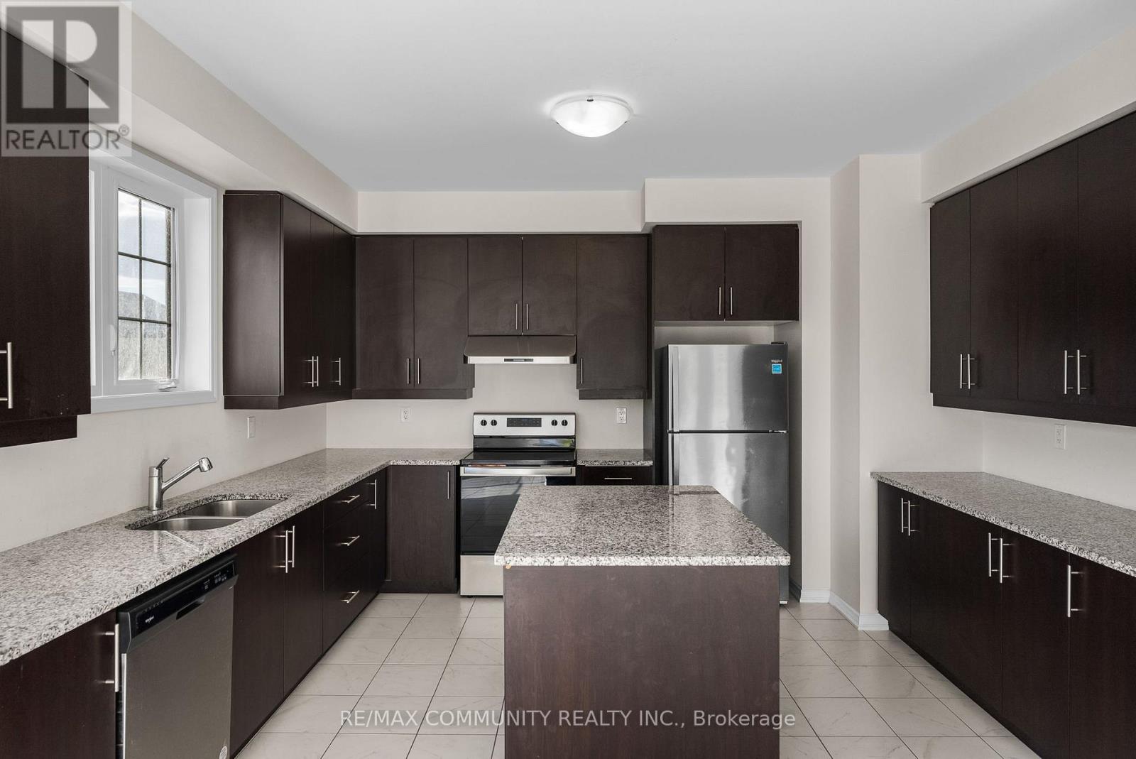 Photo 8 of 314 Coronation Road, Whitby ON