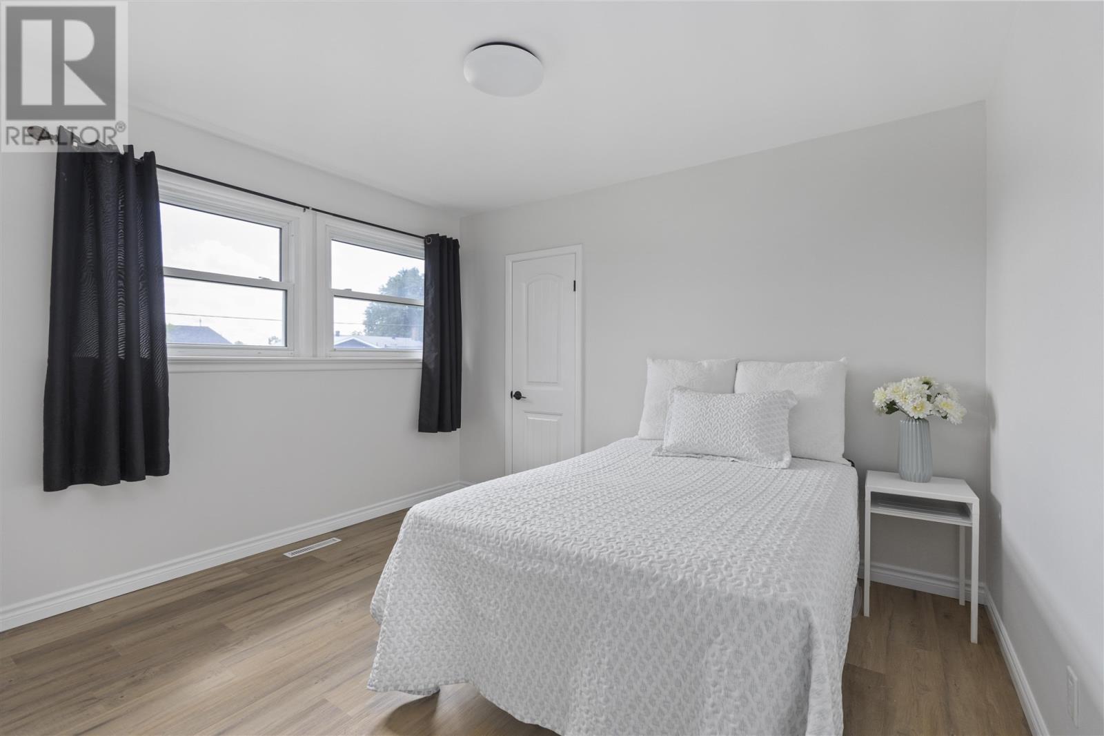 Photo 11 of 353 Doncaster Rd, Sault Ste Marie ON