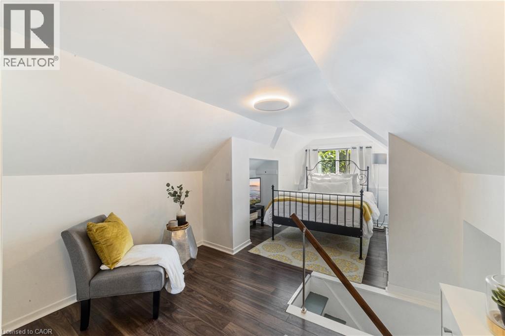 Photo 13 of 22 Houghton Avenue N, Hamilton ON