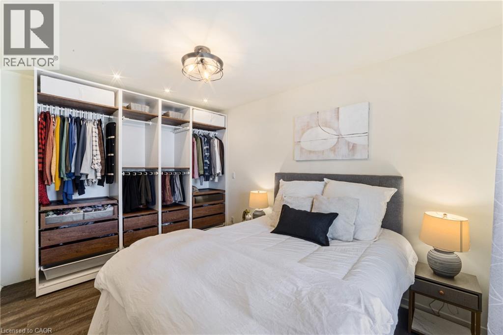 Photo 9 of 22 Houghton Avenue N, Hamilton ON