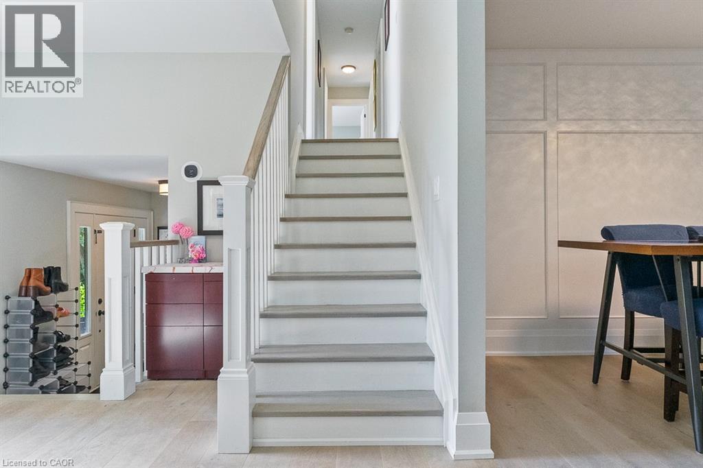 Photo 15 of 231 Southwood Court, Oakville ON