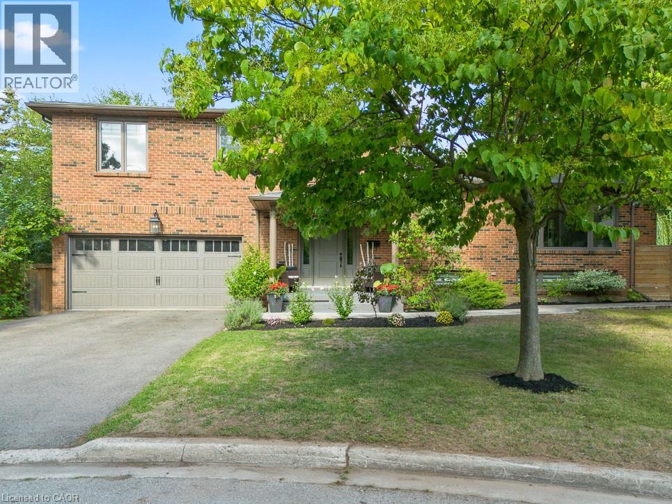 Photo 2 of 231 Southwood Court, Oakville ON