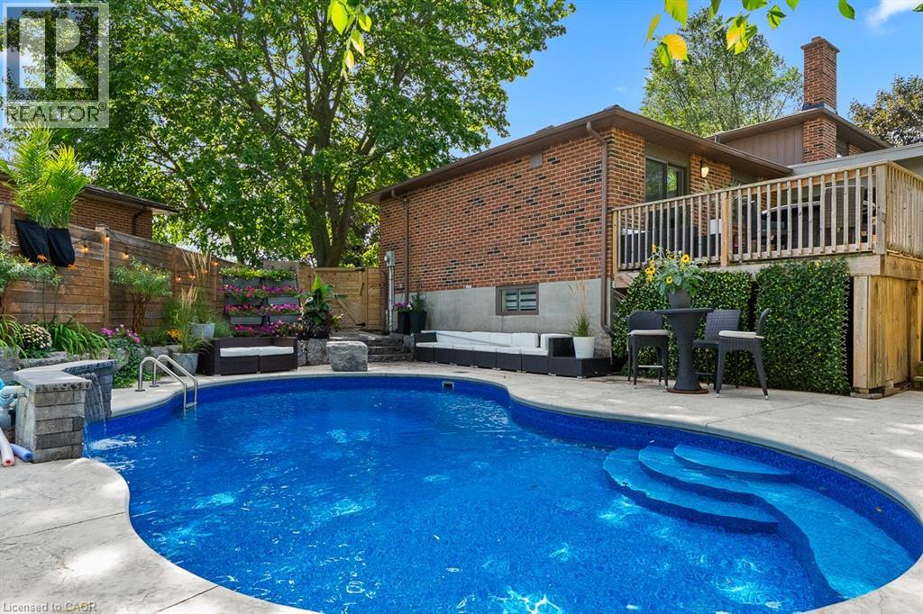 Photo 36 of 231 Southwood Court, Oakville ON