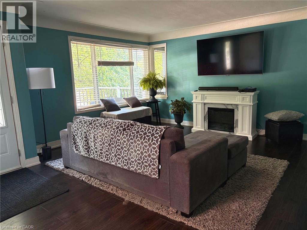 Photo 10 of 10 Lincoln Avenue, Grimsby ON