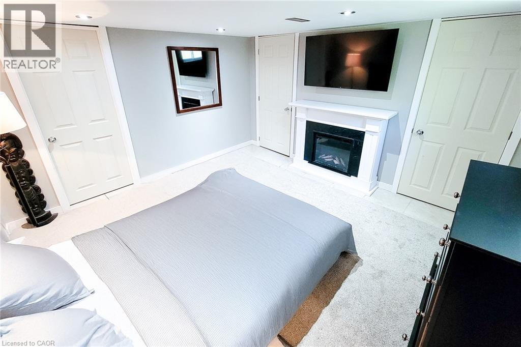 Photo 19 of 10 Lincoln Avenue, Grimsby ON