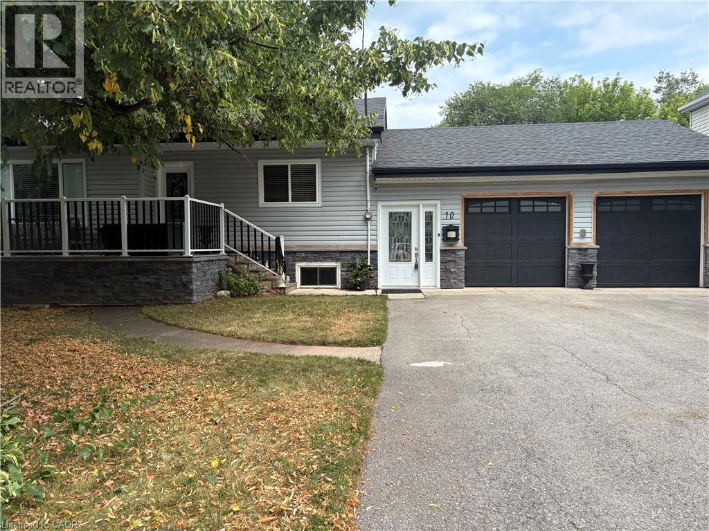 Photo 2 of 10 Lincoln Avenue, Grimsby ON