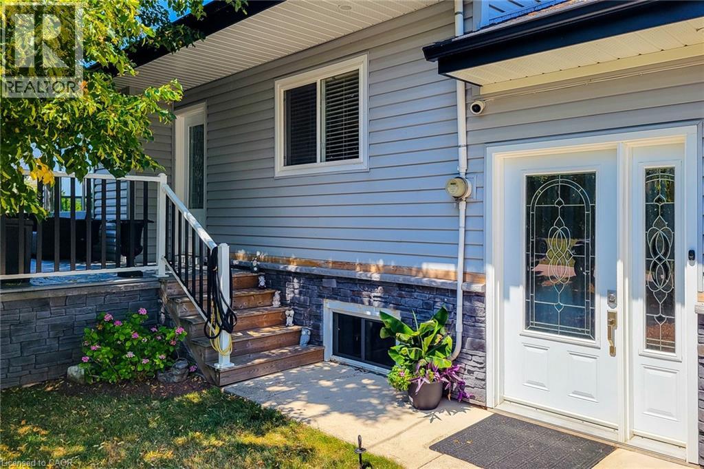 Photo 4 of 10 Lincoln Avenue, Grimsby ON