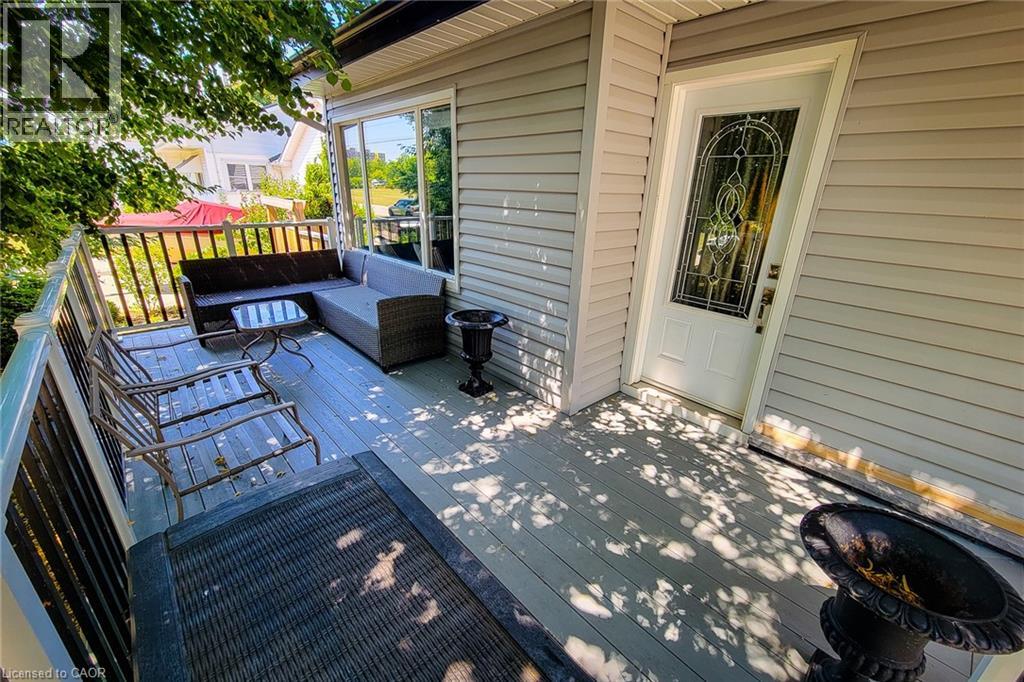 Photo 6 of 10 Lincoln Avenue, Grimsby ON