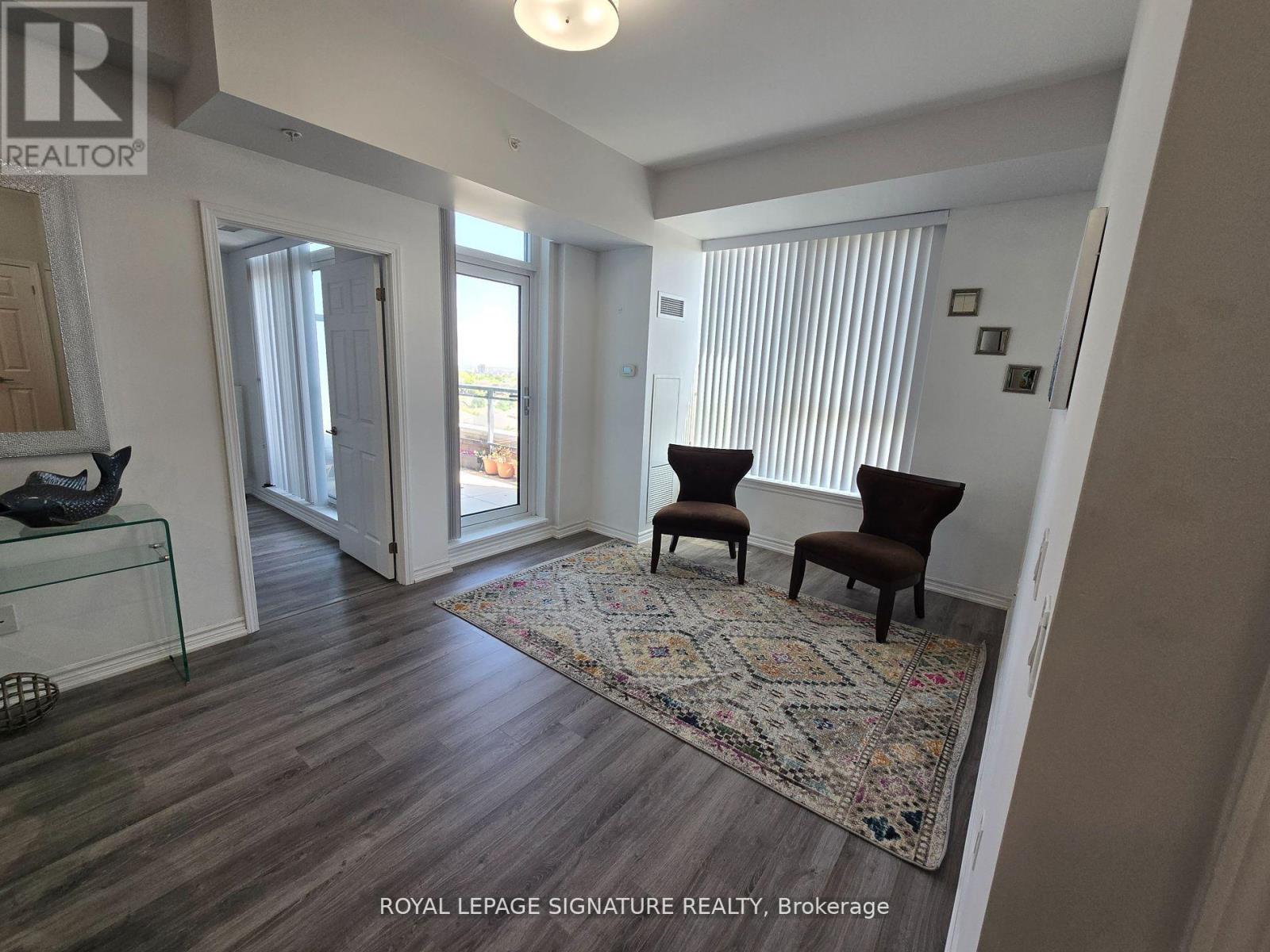 Photo 12 of 610 11611 Yonge Street, Richmond Hill ON
