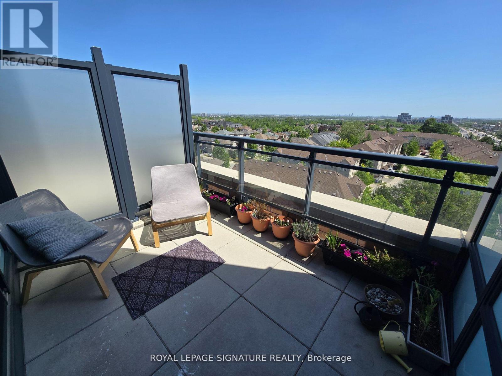 Photo 24 of 610 11611 Yonge Street, Richmond Hill ON