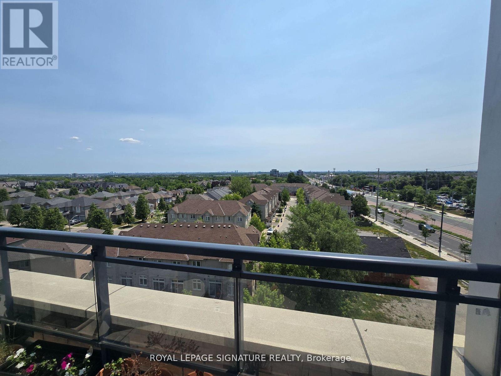 Photo 26 of 610 11611 Yonge Street, Richmond Hill ON
