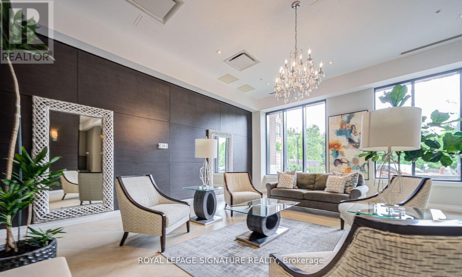 Photo 3 of 610 11611 Yonge Street, Richmond Hill ON