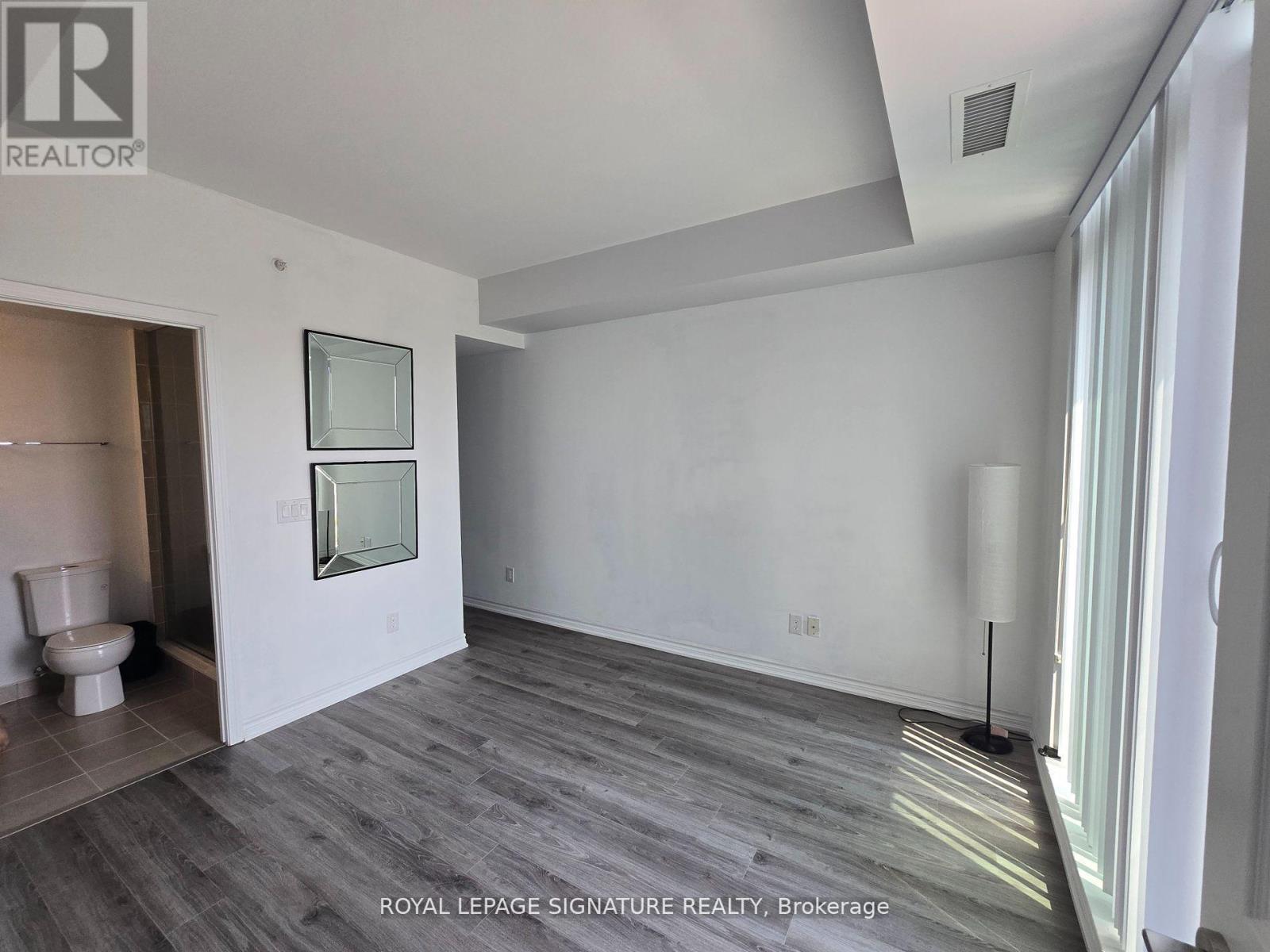 Photo 30 of 610 11611 Yonge Street, Richmond Hill ON
