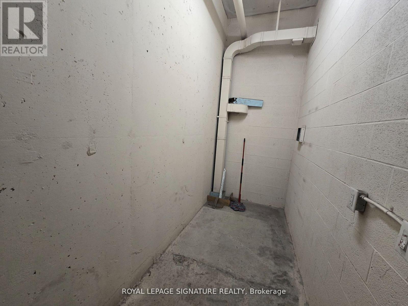 Photo 42 of 610 11611 Yonge Street, Richmond Hill ON