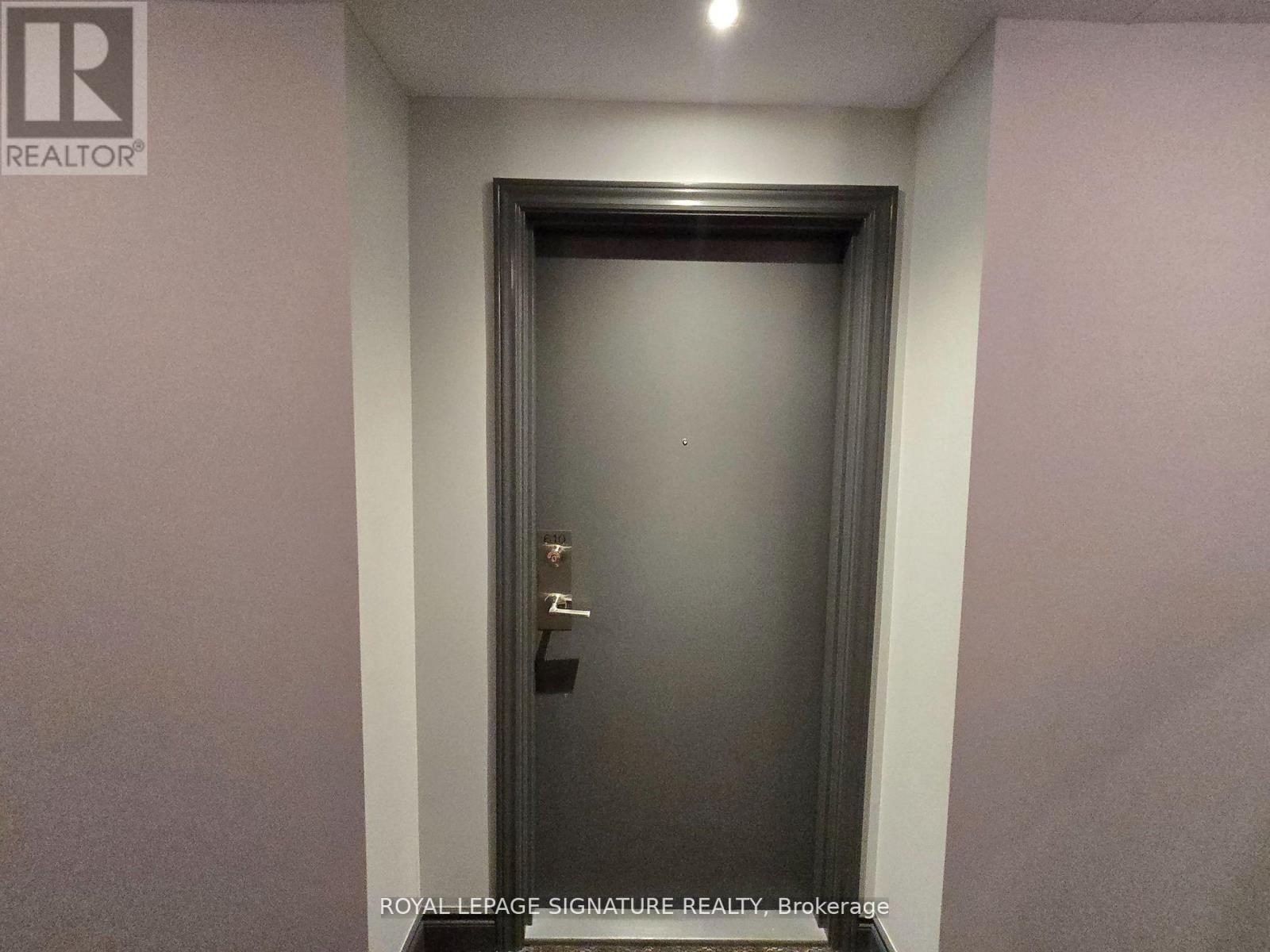 Photo 8 of 610 11611 Yonge Street, Richmond Hill ON