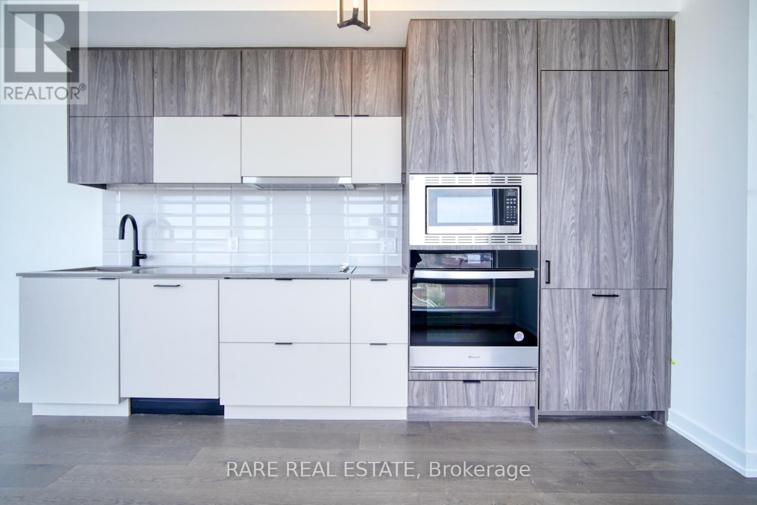 Photo 1 of 722 8888 Yonge Street, Richmond Hill ON