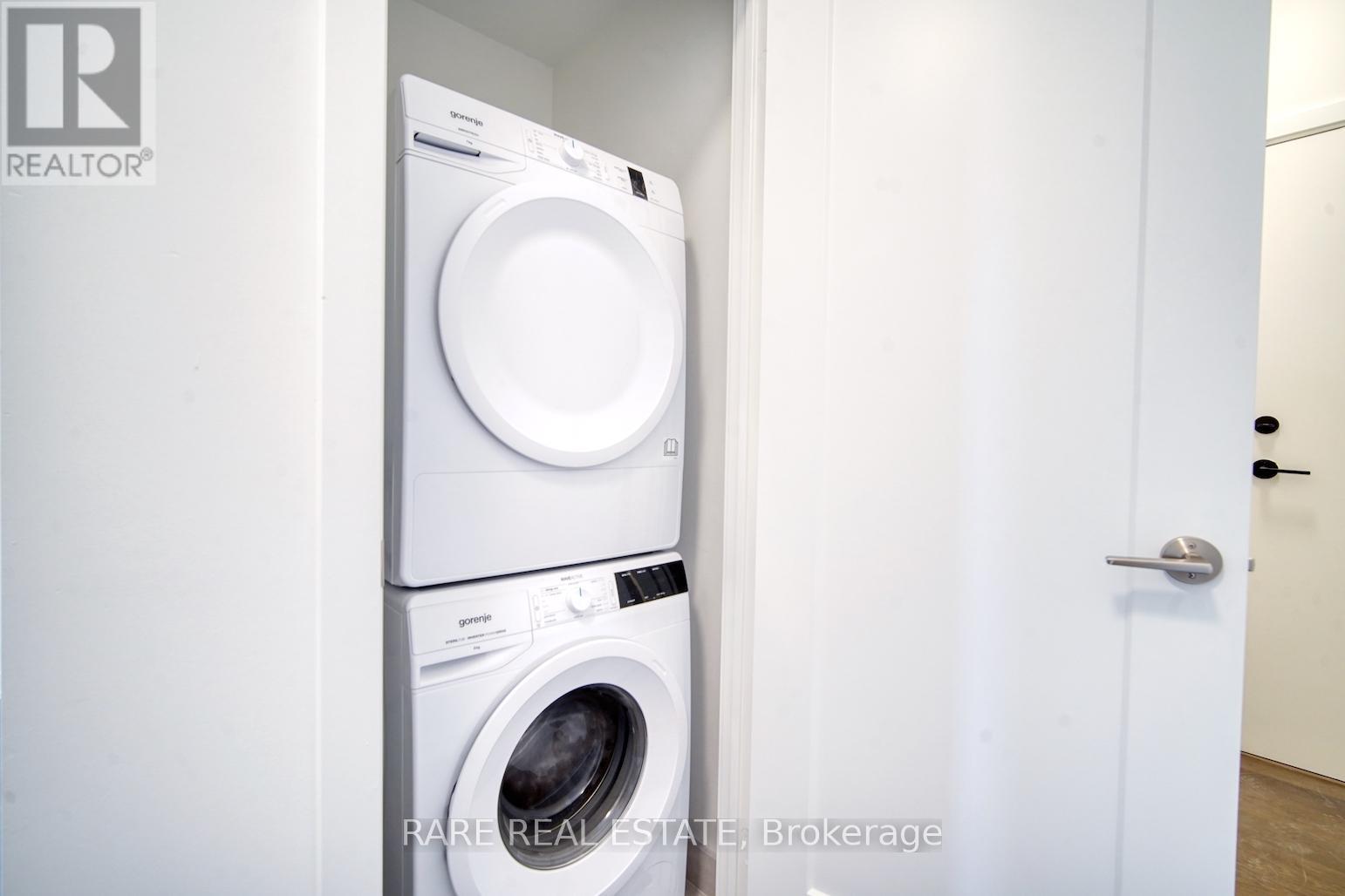 Photo 14 of 722 8888 Yonge Street, Richmond Hill ON