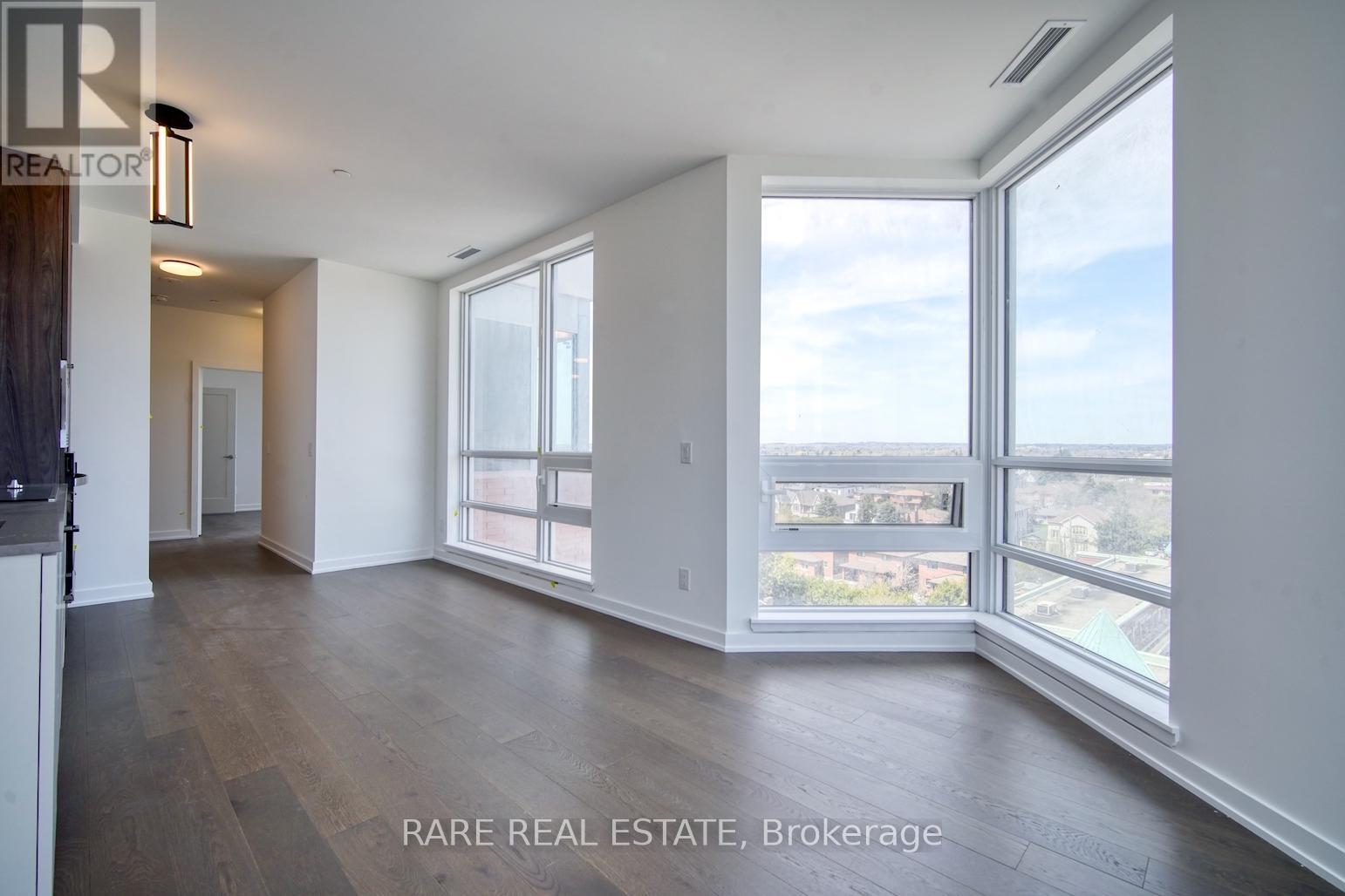 Photo 4 of 722 8888 Yonge Street, Richmond Hill ON