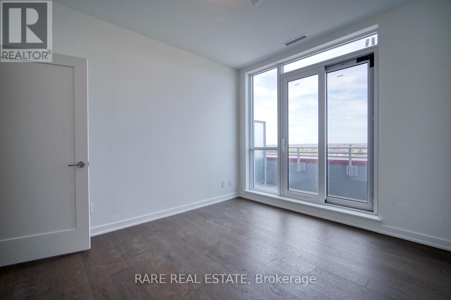 Photo 6 of 722 8888 Yonge Street, Richmond Hill ON