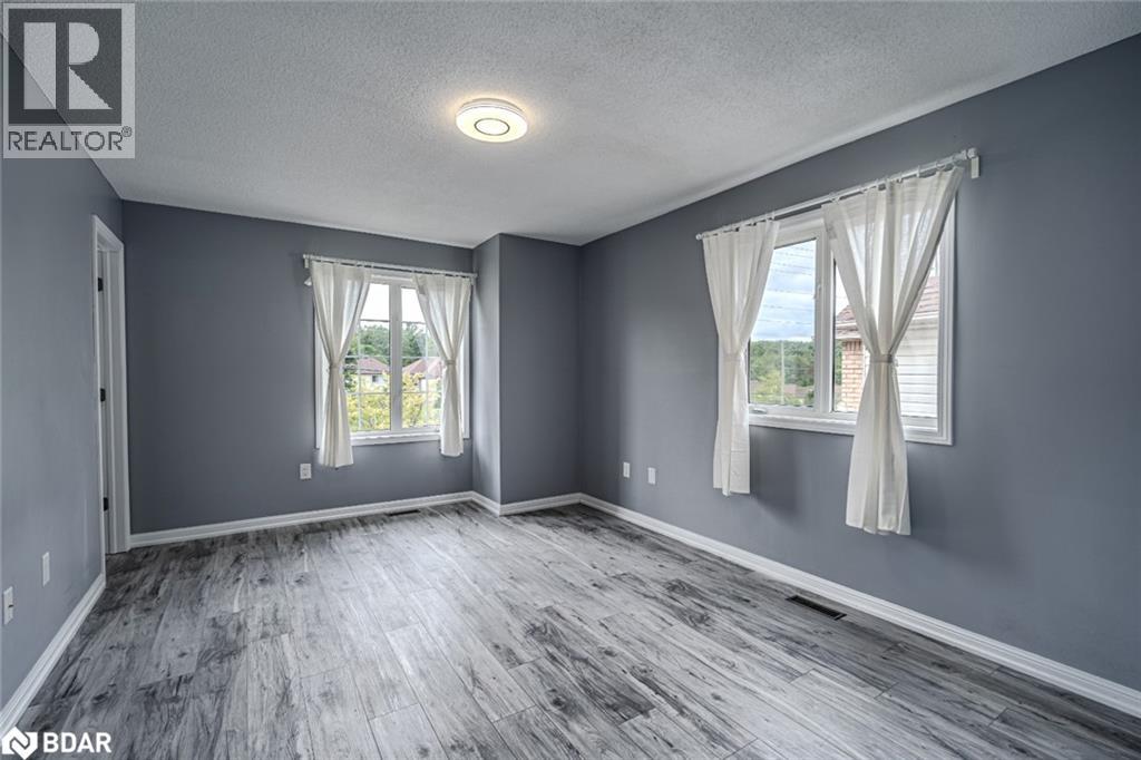 Photo 5 of 367 Ferndale Drive S, Barrie ON