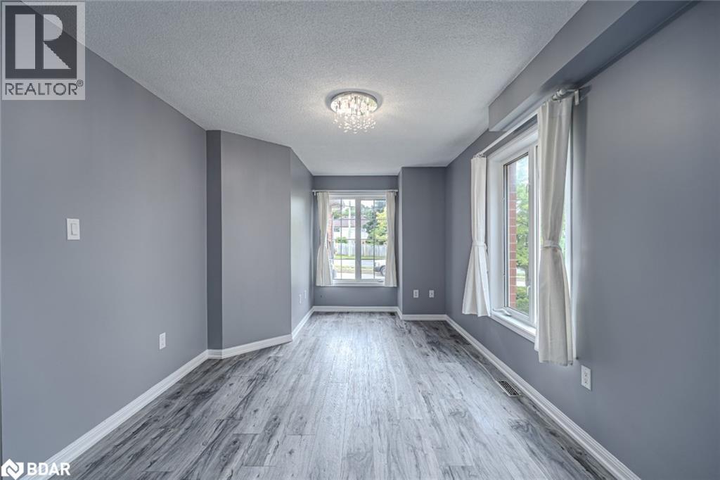 Photo 4 of 367 Ferndale Drive S, Barrie ON
