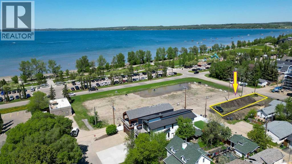 Photo 1 of 5020 42 Street, Sylvan Lake AB