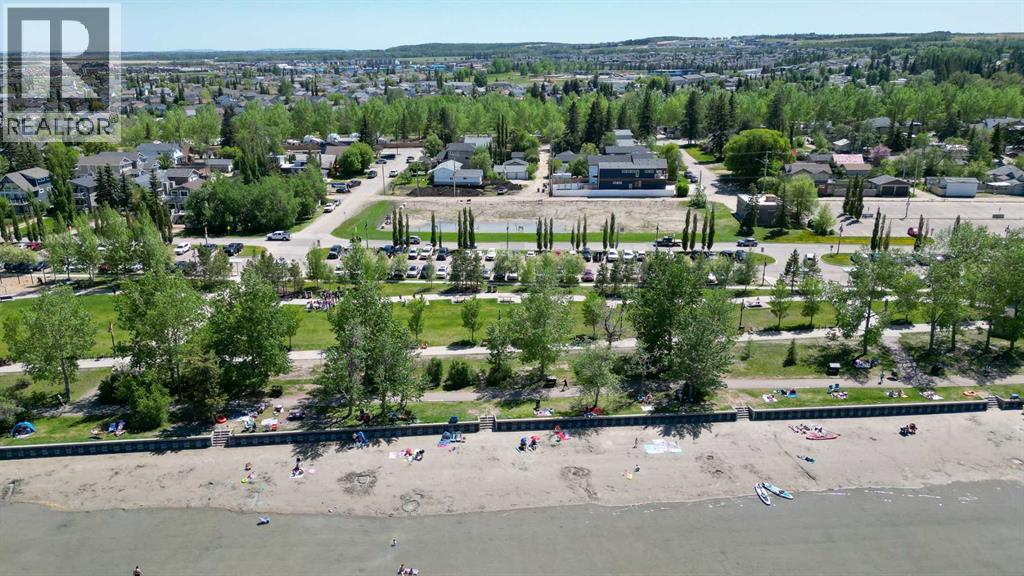 Photo 11 of 5020 42 Street, Sylvan Lake AB